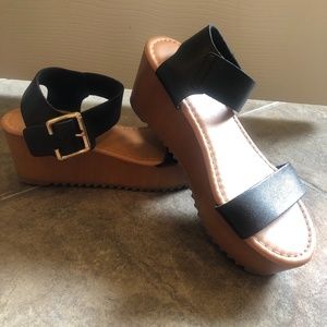 Platform sandals